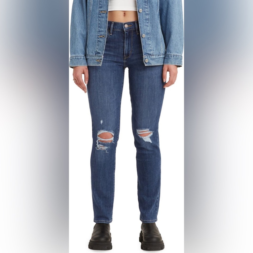 Levi’s 724 Distressed High Waisted Straight Leg Jeans 31W